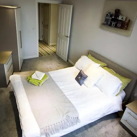 Stayzo Spacious Self-catering Accommodation-3 * ブラッドフォード