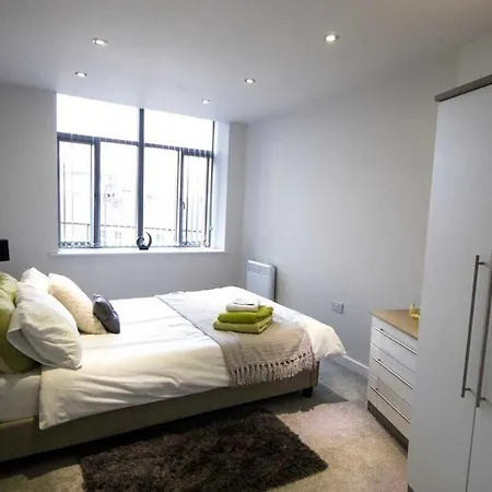 Stayzo Spacious Self-catering Accommodation-3 Apartment Bradford (West Yorkshire)